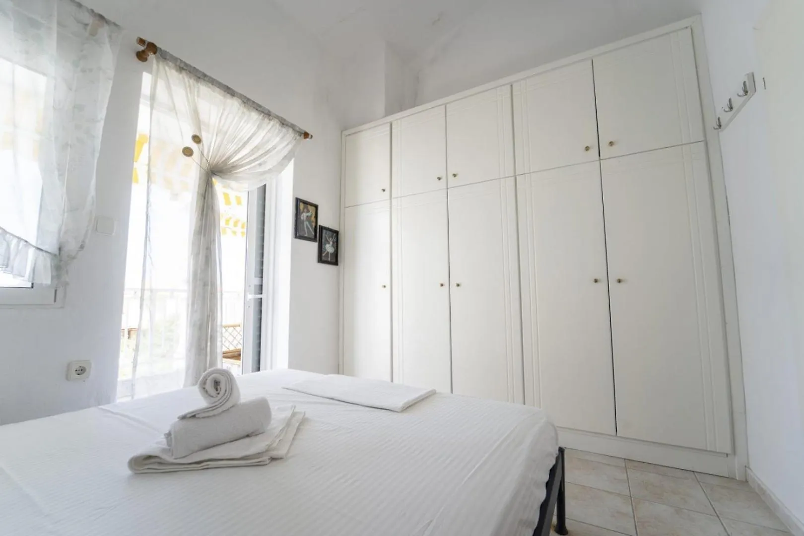 Euphoria Beachfront Holiday Home Kalandra