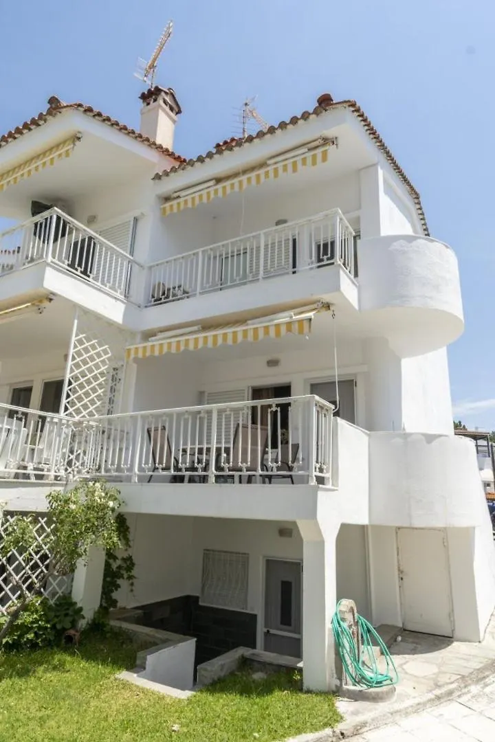 Euphoria Beachfront Holiday Home Kalandra