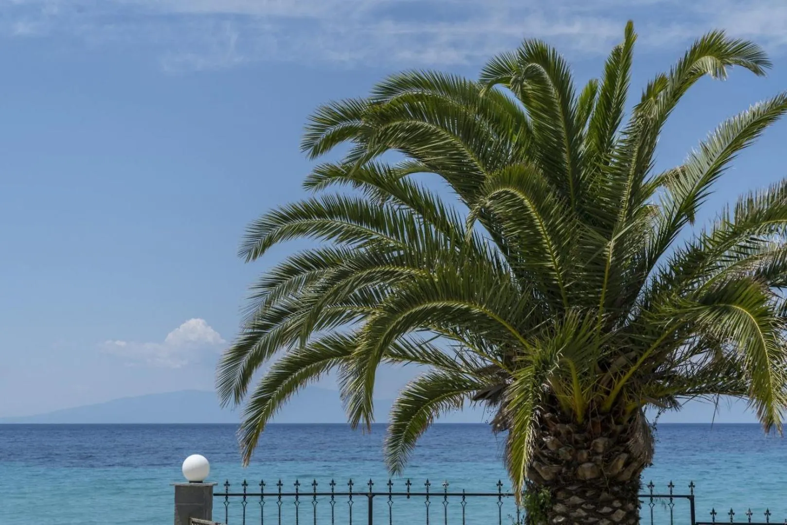 Euphoria Beachfront Holiday Home Kalandra